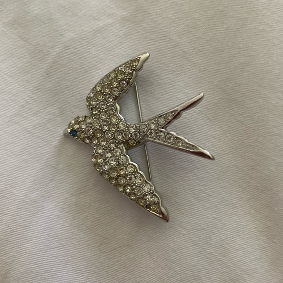 Rhinestone Sparrow Pin - Picture 2 of 2